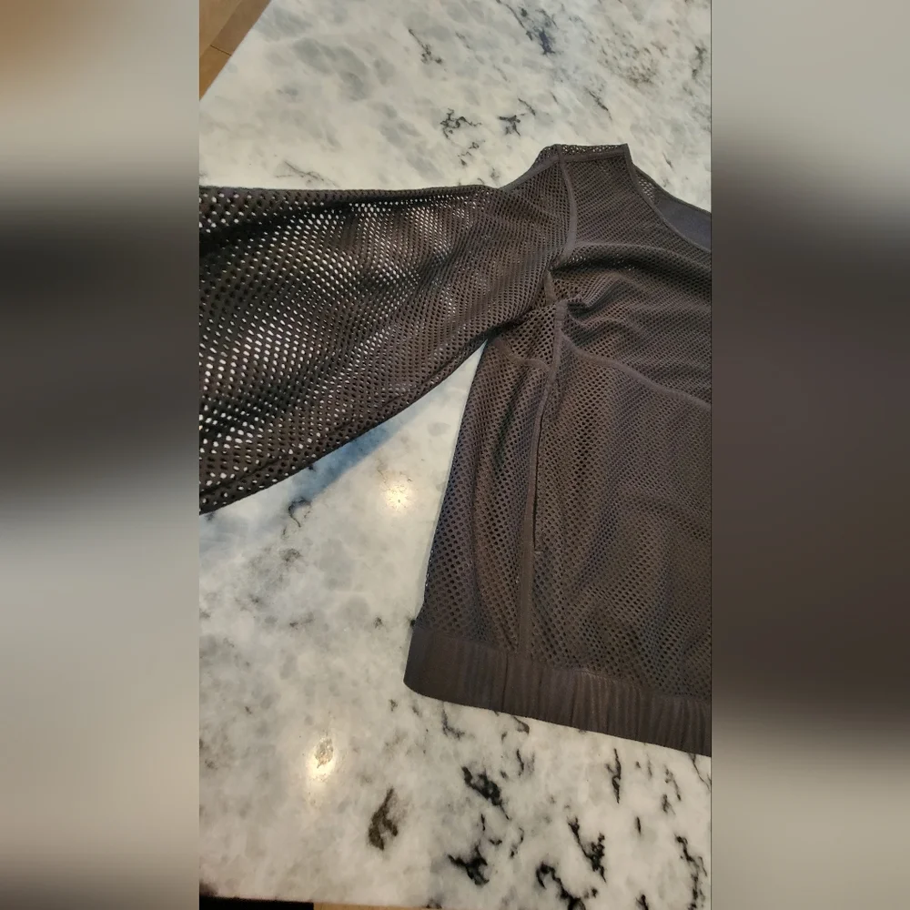 Lululemon Rare Black Mesh Long Sleeve Top - Picture 9 of 10